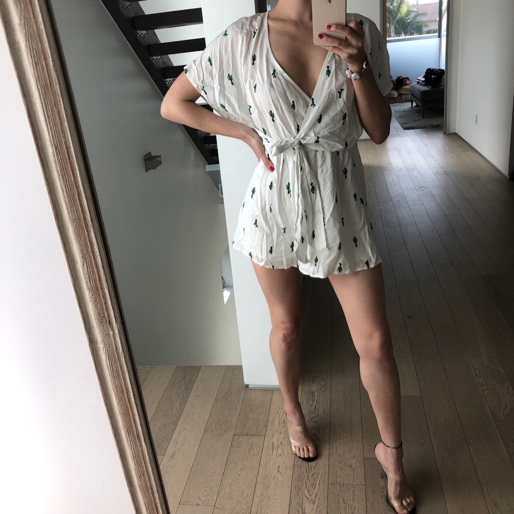 🚨shop closing sale🚨LUSH tropical cactus romper